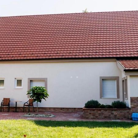 Kollar D Guest House - Prenociste Rooms Subotica Ngoại thất bức ảnh